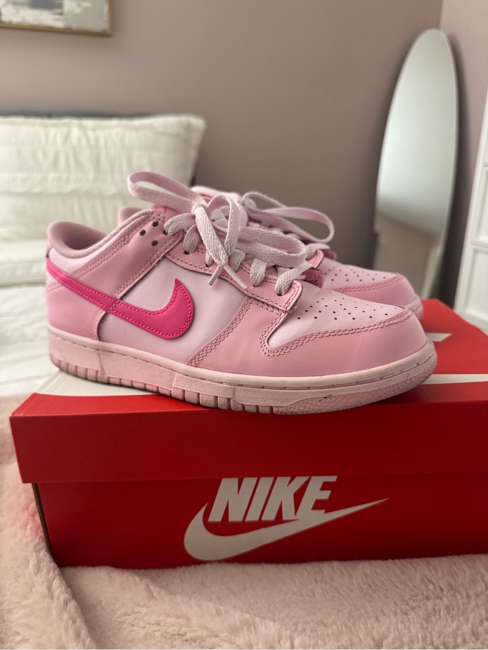 Nike Dunk Low Pink Sneakers